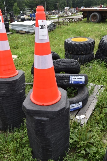 25 Construction Cones SOLD TIMES THE QUANTITY