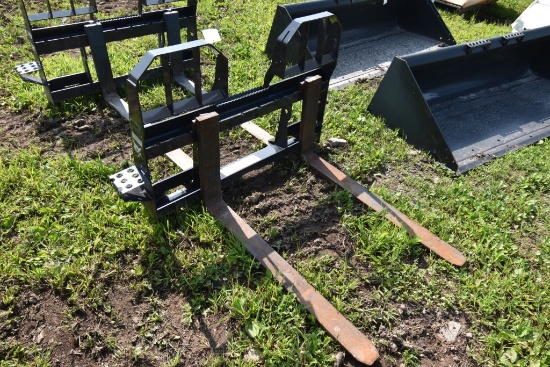 Bobcat Quick Attach Pallet Forks