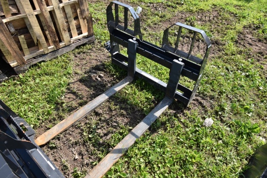 Bobcat Quick Attach Pallet Forks