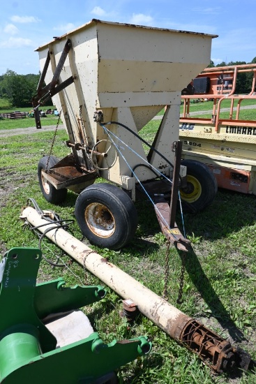 Gravity Wagon with Auger on Single Axle Running Gear