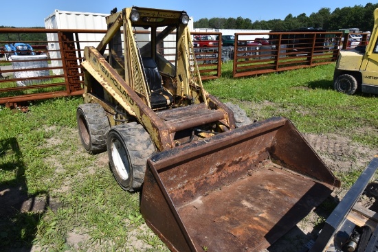 New Holland L-775 Skid Steer