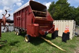 New Holland Crop Carrier 8 Forage Wagon