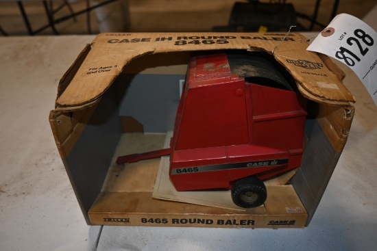 ERTL Case international 8465 Round Baler