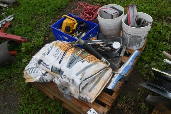 Pallet with Shop Light, Extension cord, Trailer Jack