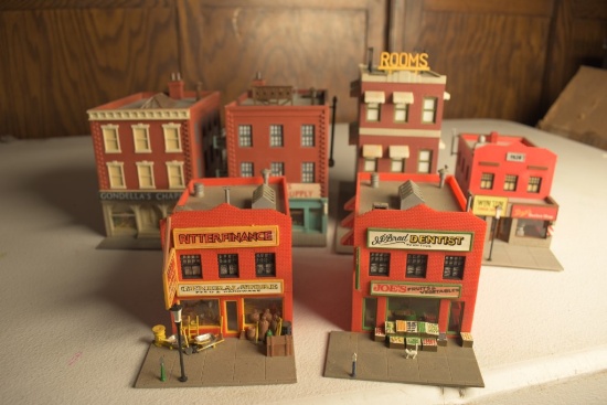 5 Model Train HO Scale Buildings