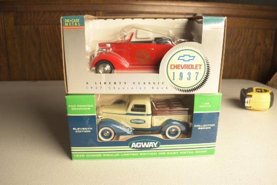2 Liberty by Spec Cast 1:25 Scale Car Banks