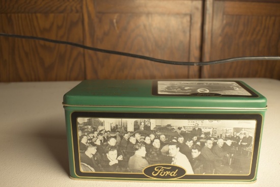 Liberty Classics by Spec Cast 1940 Ford Sedan Delivery Collectors Bank