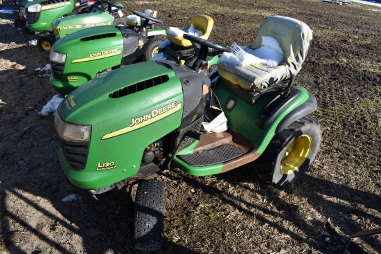 John Deere L130 Lawn Tractor