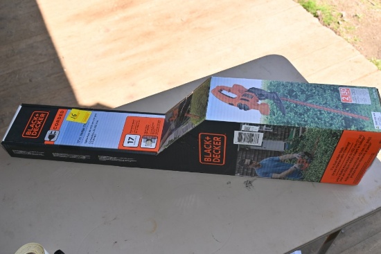 Black and Decker Corded 17" Hedge Trimmer