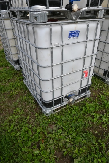 330 Gallon Liquid Tote