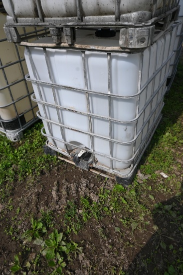 275 Gallon Liquid Tote