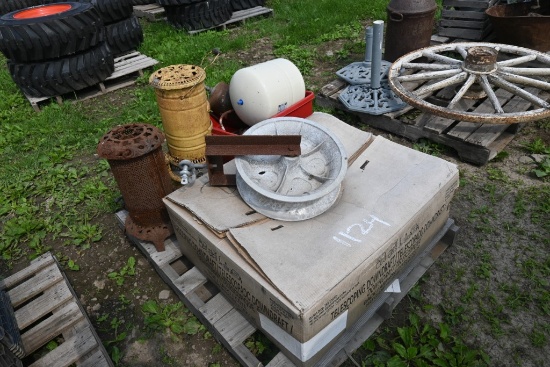 Pallet of Misc Antiques