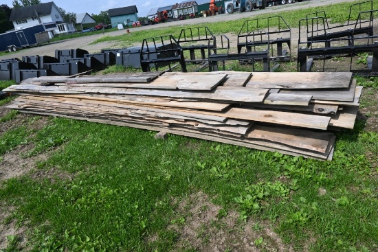 Pallet of Misc Barn Wood