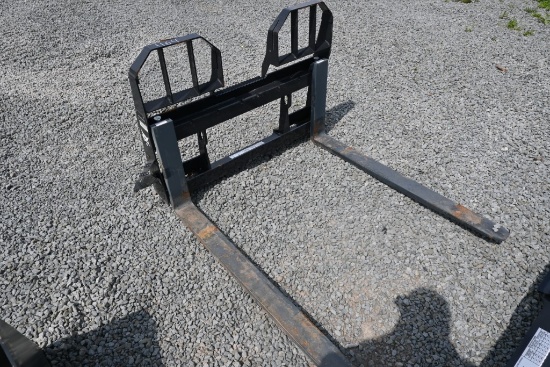 Bobcat 4000 lb. Heavy Duty Pallet Forks