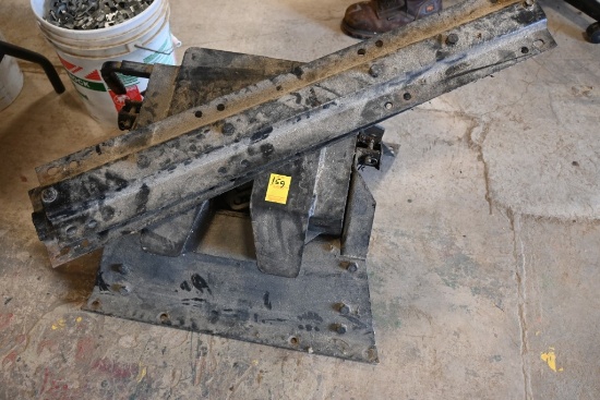 Fifth Wheel Hitch with Mounting Brackets