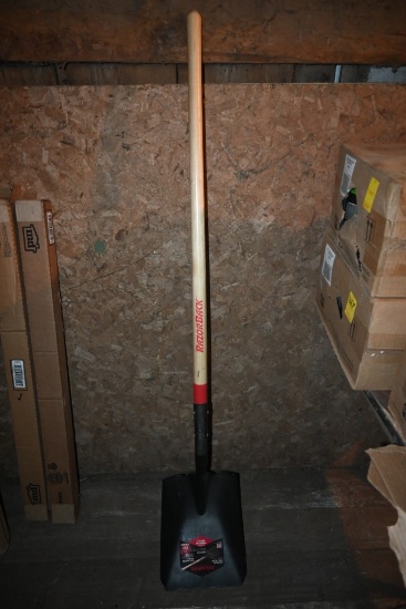Razorback Square Point Shovel