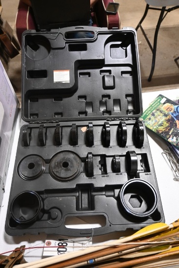 Maddox Front Wheel Bearing Adapters
