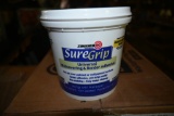 Six One Quart Containers of Zinsser Universal Wallcovering and Border Adhesive