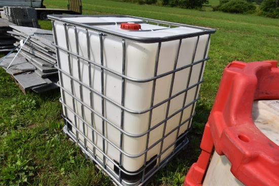 330 Gallon Liquid Tote