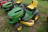 John Deere L120 Automatic Lawn Tractor