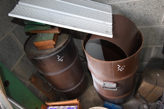 2 Metal Garage Cans