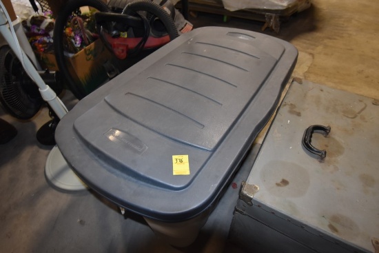 Rubbermaid Tote of Decorative Items