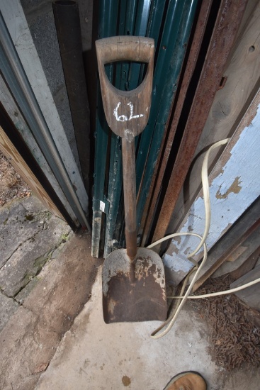 Wood Handle Shovel