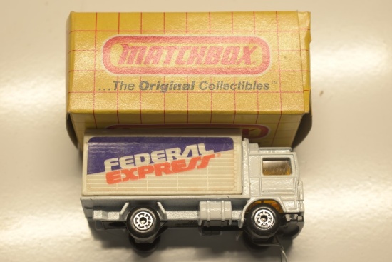 Matchbox MB23 Volvo Container Truck