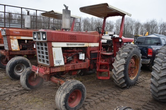 International Farmall 966 Tractor