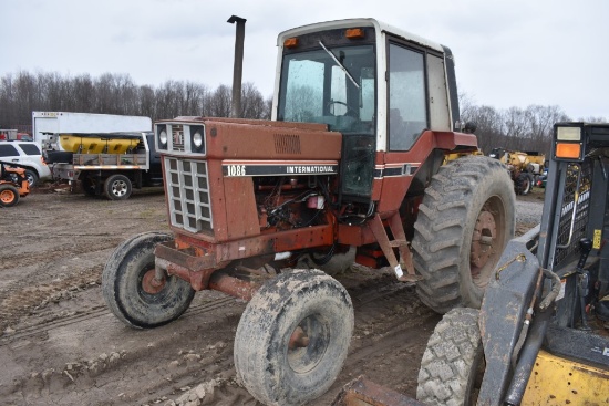 International 1086 Tractor