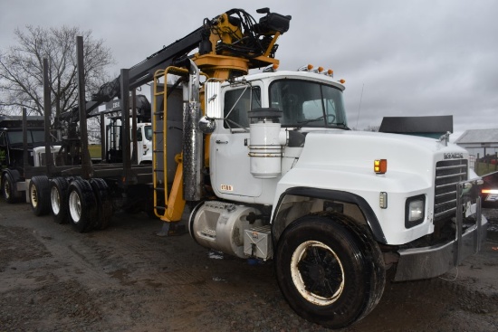 Mack RD688S Knuckle Boom Log Truck