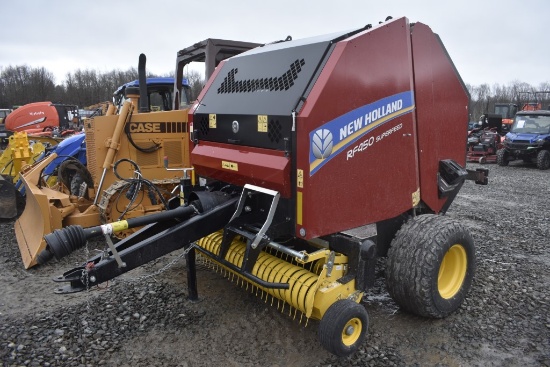 New Holland RF450 Superfeed Round Baler