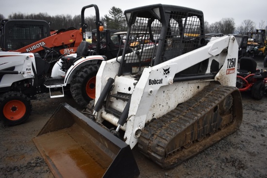 Bobcat T250 Skid Steer with Tracks