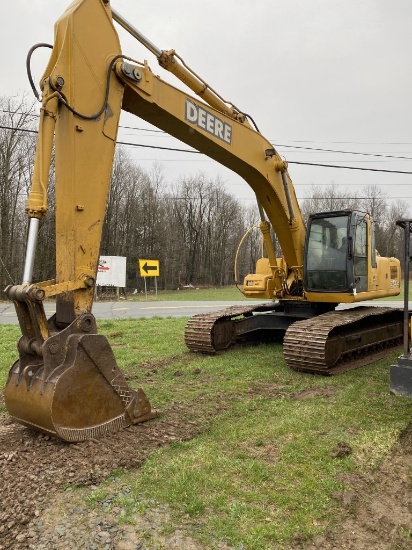 John Deere 270C LC Excavator