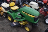 John Deere X320 Lawn Tractor