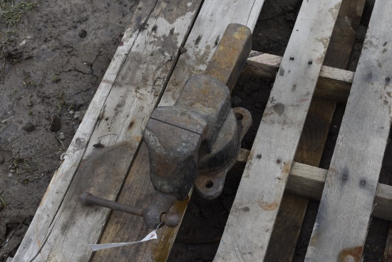 Rock Island 4" Bench Vise