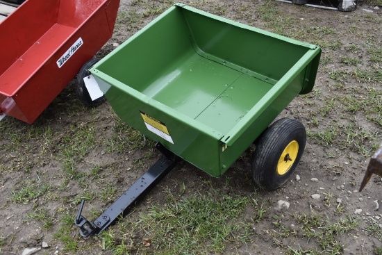John Deere 5 Dumping Lawn Cart