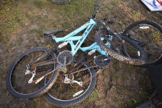 2 Next Gauntlet Mountain Bikes