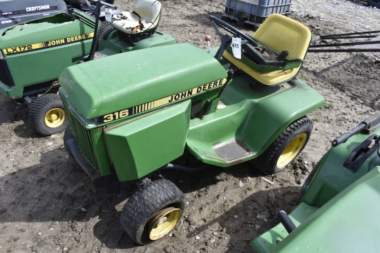 John Deere 316 Lawn Tractor