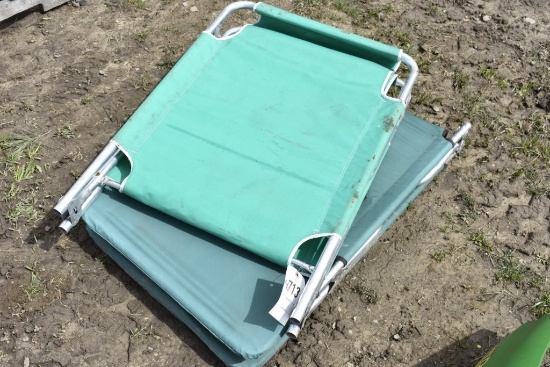 2 Outdoor Longue Chairs