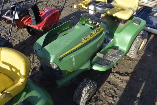 John Deere LT150 Lawn Tractor
