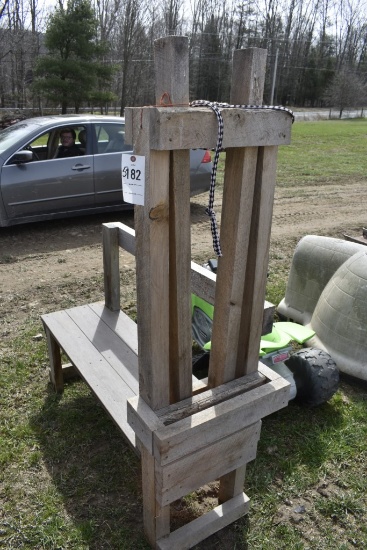 Shearing Station with Headlock