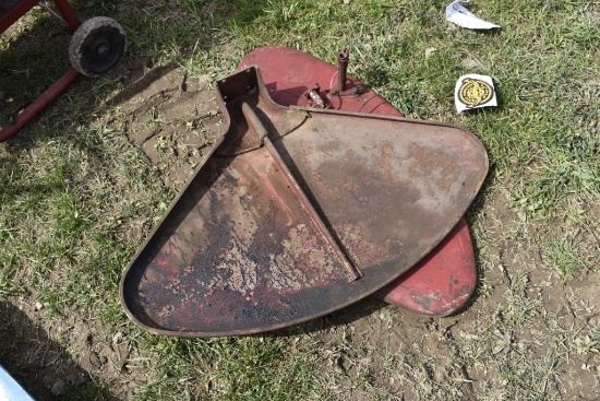2 Farmall Fenders