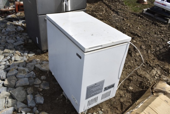Magic Chef 36" Chest Freezer