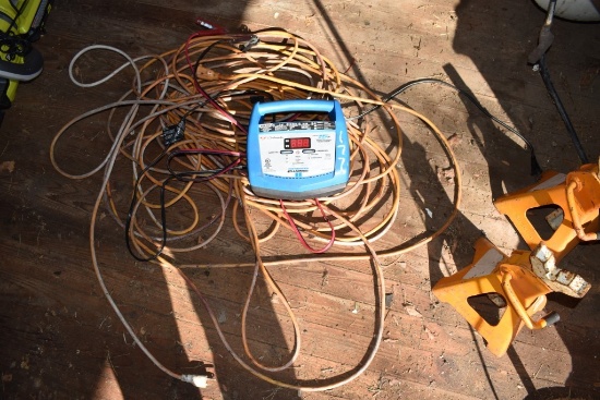 Schumacher Speed Charge Battery Charger and Extension Cord