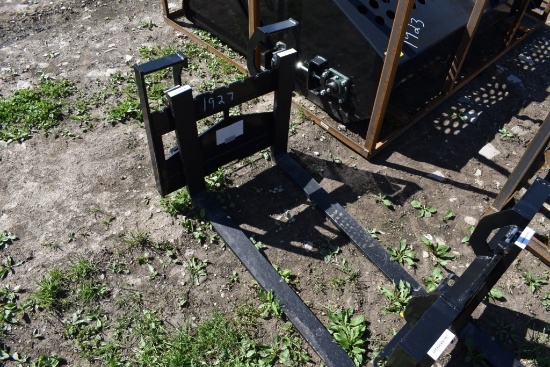 Mini Quick Attach 35" Pallet Forks