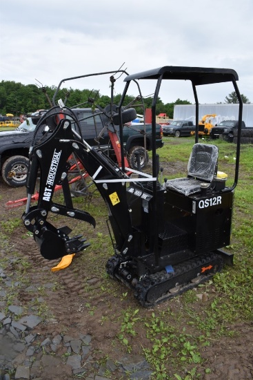 AGT Industrial QS12R Mini Exacavator