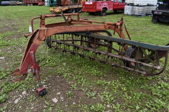 New Idea 400 Side Deliver Rake