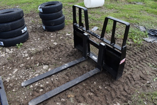 Kivel 4200lb Walk Through Quick Attach 48" Pallet Forks