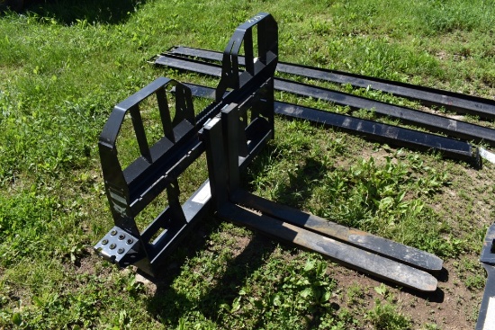 Bobcat Quick Attach 42" Pallet Forks